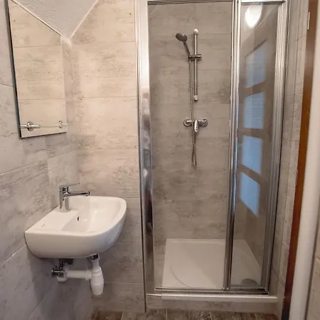 Konukevi Melior Krumlov 3*