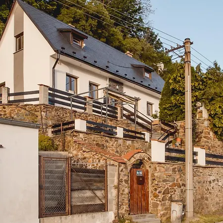 Melior Krumlov Konukevi