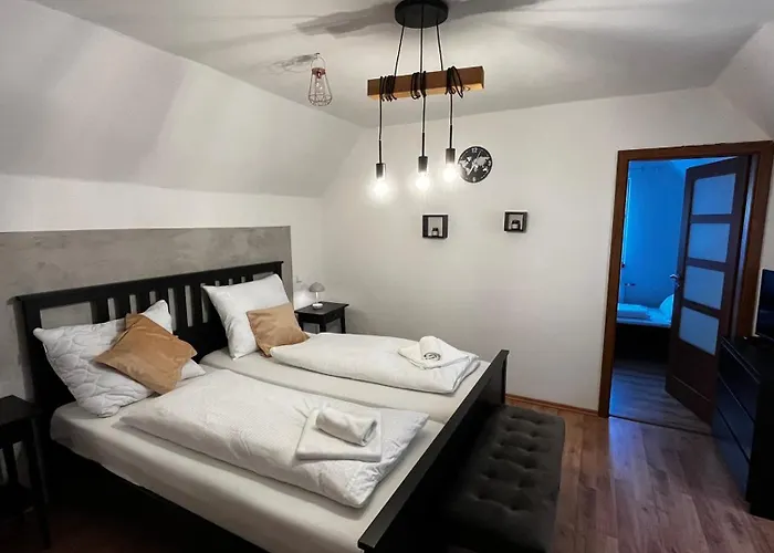 Melior Krumlov Gæstehus 3*